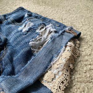 american eagle distressed jean shorts